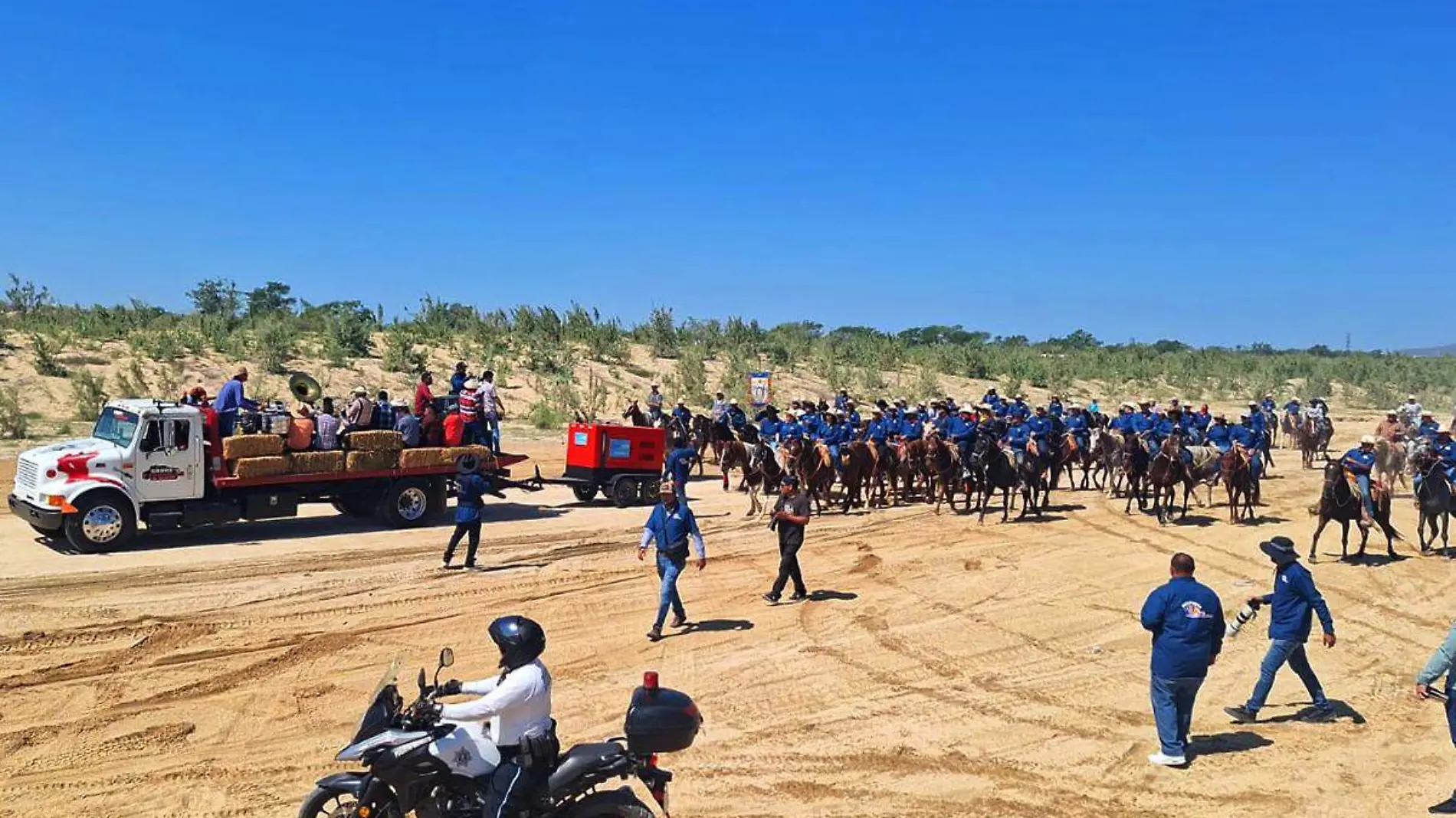 Cabalgata fiesta de cabo san lucas 1